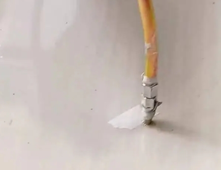 浦江瓷砖空鼓维修公司专业解答在瓷砖铺贴过程中，如果使用的砂料过粗（如全部使用了粗砂），可能会导致以下问题
